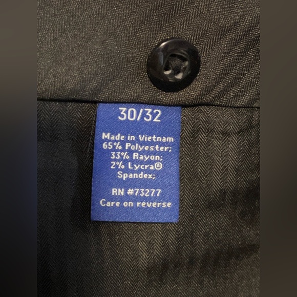 Apt 9 light pinstripe black dress pants 30x32
Suit is separate /bundle and save - Picture 5 of 5